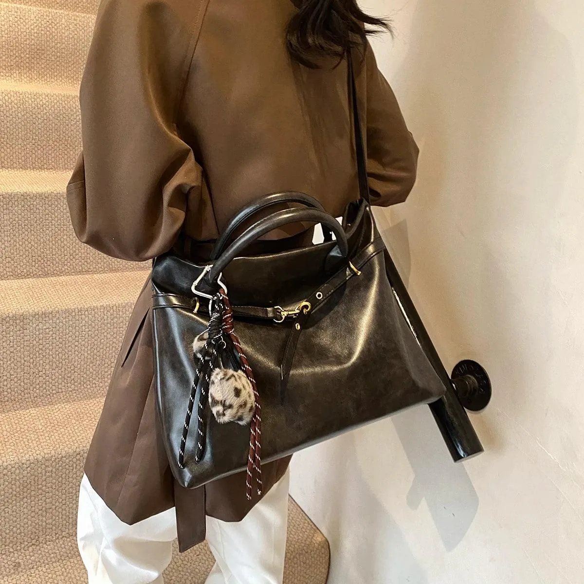Large Leather Tote Bags Women Zipper Tassel Faux Fur Accessories Zipper Handbags