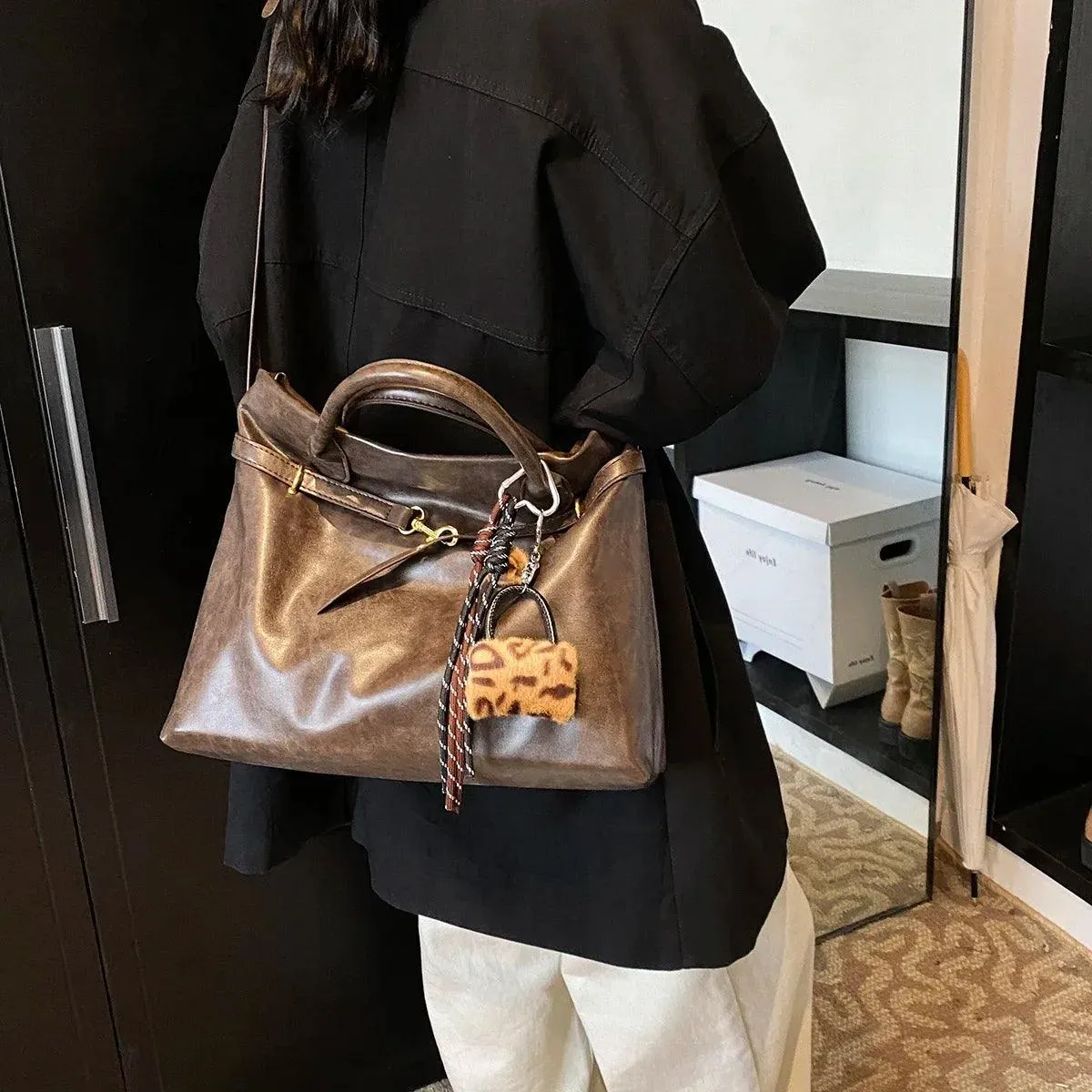 Large Leather Tote Bags Women Zipper Tassel Faux Fur Accessories Zipper Handbags