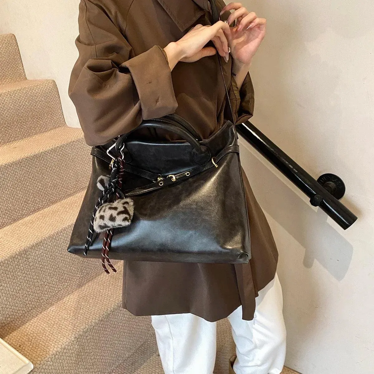 Large Leather Tote Bags Women Zipper Tassel Faux Fur Accessories Zipper Handbags