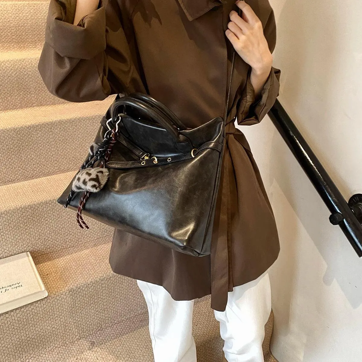 Large Leather Tote Bags Women Zipper Tassel Faux Fur Accessories Zipper Handbags